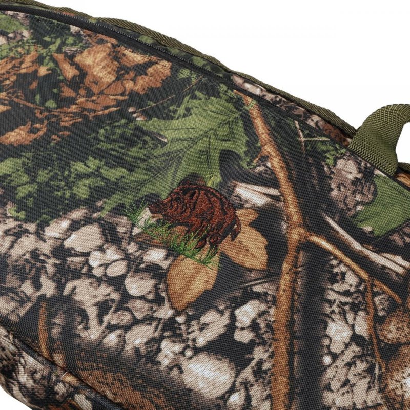 Pokrowiec na broń LPDK KAM 04 1,25m, kamuflaż leśny, haft dzik stoi w trawie