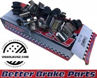 Zestaw montażowy klocków oraz osłon prowadnic przedniego zacisku hamulcowego Ford Bronco Raptor 3,0 V6 2022-