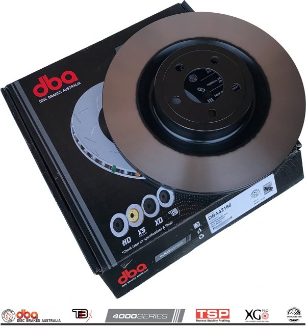 Przednie klocki STREET PERFORMANCE + tarcze hamulcowe DBA seria 4000 Ford Mustang 5,0 V8 2015-
