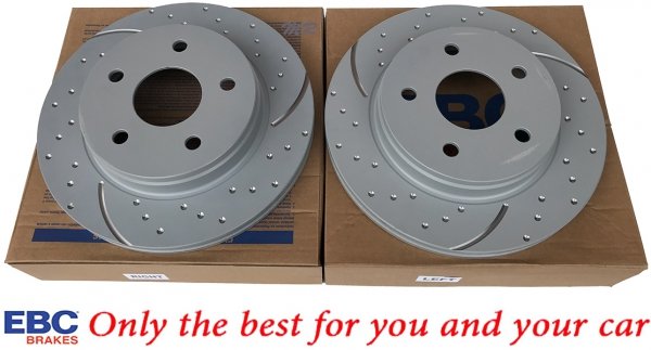 Przednie klocki Ultimax2 + nawiercone nacinane tarcze hamulcowe EBC seria GD Dodge RAM 1500 2006-
