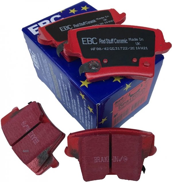 Tylne CERAMICZNE klocki RedStuff + NIE WENTYLOWANE tarcze hamulcowe EBC seria PREMIUM Lancia Thema 3,6 V6