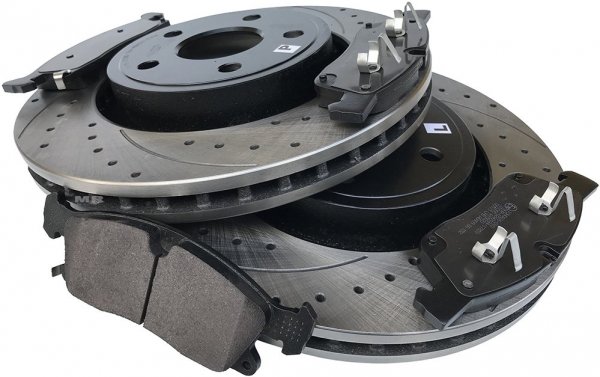 Przednie WIERCONE nacinane tarcze 350mm BLACK oraz klocki hamulcowe Jeep Grand Cherokee 2011-
