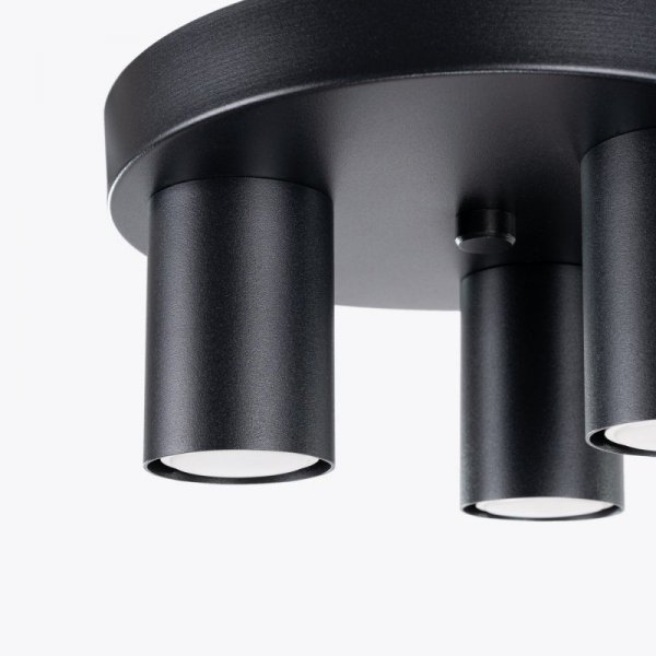 plafon-czarny-sufit-nowoczesny-lampa
