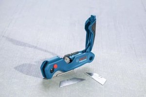 NÓŻ SKŁADANY PROFESSIONAL (1 SZT)