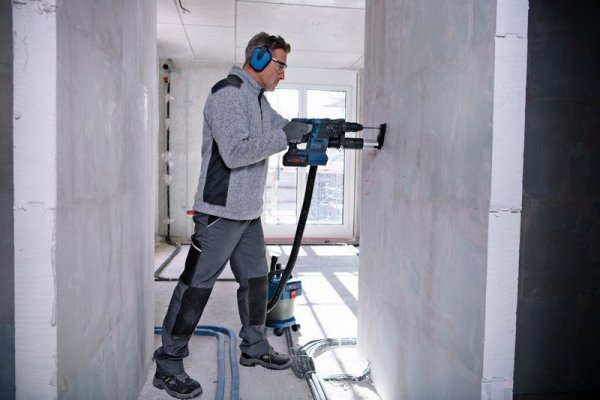 MŁOT UDAROWY OBROTOWY GBH 18V-26 F 2.6J 2*5.0AH L-BOXX (1 SZT)
