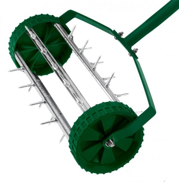 Aerator ręczny, wertykulator walcowy do trawy 27  kolcy, średnica 15cm