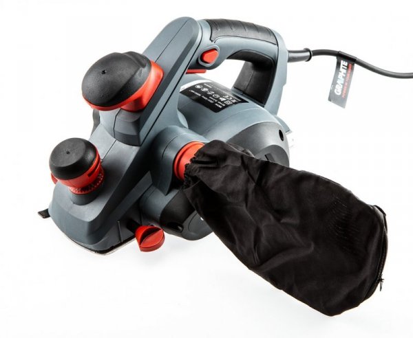 Strug 850W, głębokość strugania 3 mm, szerokość strugania 82 mm