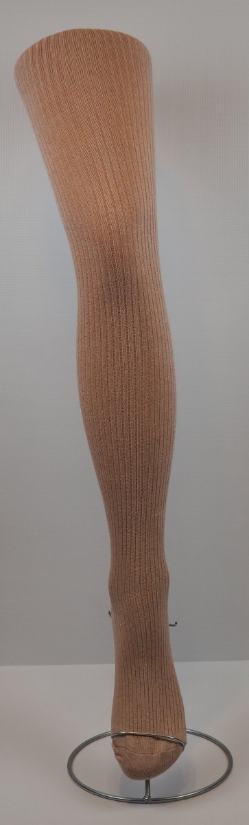 Rajstopy bawełniane firmy AuraVia w rozmiarze 1-3 lat. Prążkowana struktura z wplecioną  brokatową nitką.