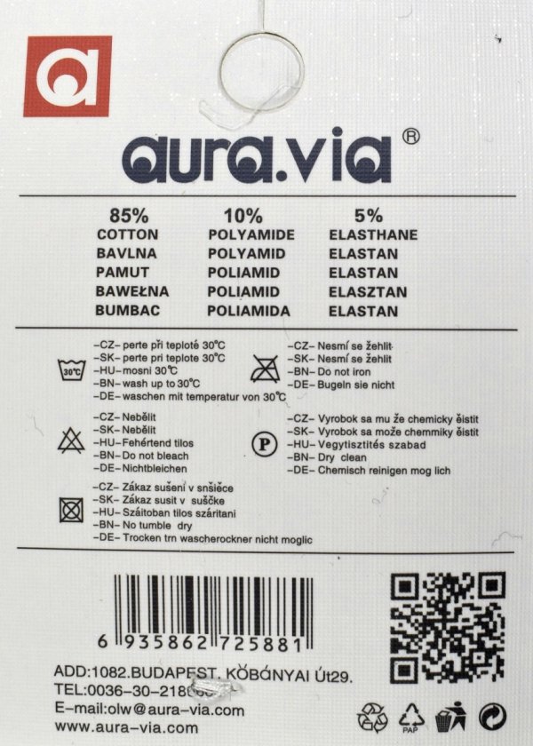 Bawełniane skarpety młodzieżowe łączą komfort i minimalizm. Dzięki elastycznemu wykończeniu świetnie trzymają się stopy nawet podczas aktywnego dnia.