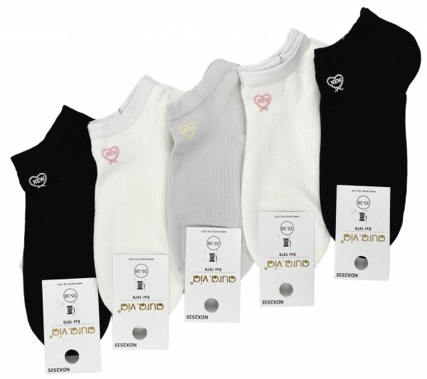 Zestaw 5 par skarpetek Aura Via z subtelnym haftem serca. Kremowe, pastelowe i czarne kolory, prążkowana dolna część, komfort na cały dzień.