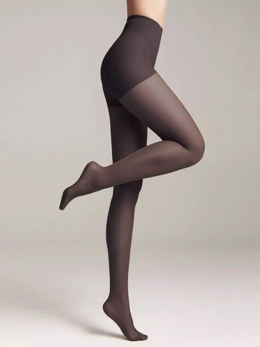 Postaw na natychmiastowy efekt wyszczuplający. Rajstopy ACTIVE SOFT 20 wygładzają brzuch, talię i biodra, jednocześnie wspierając krążenie. Transparentne wykończenie 20 DEN wygląda naturalnie i elegancko pod każdym strojem.