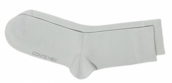 Męskie skarpety CONTE w odcieniu light grey – klasyka i komfort na co dzień. Naturalna bawełna i perfekcyjne dopasowanie do każdej stylizacji.