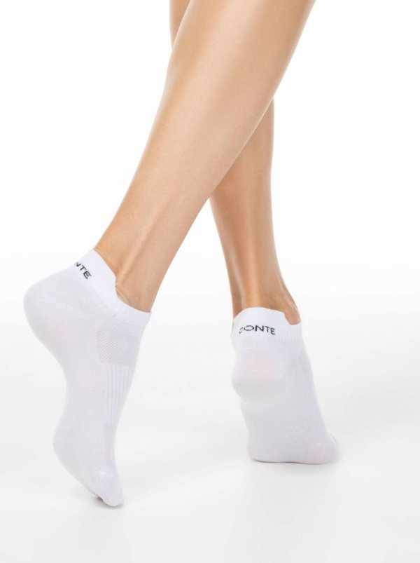 Skarpetki CONTE ACTIVE zostały stworzone dla osób prowadzących aktywny tryb życia. Ultrakrótki fason, miękka bawełna i wygodny język na gumce sprawiają, że model świetnie sprawdza się podczas spacerów, treningu i na co dzień.