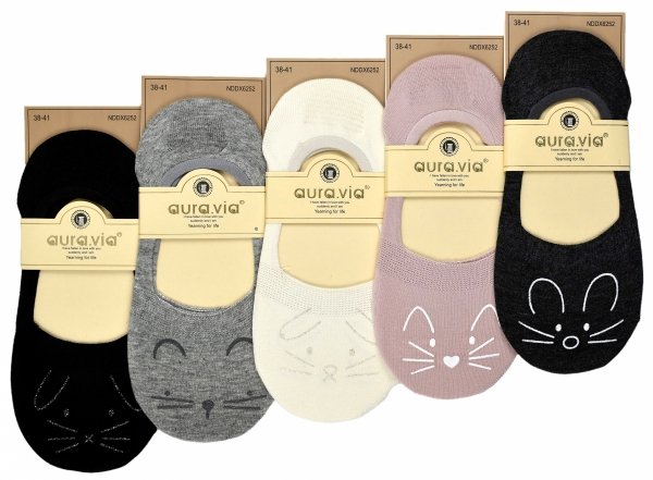 Bawełniane stopki z uroczymi pyszczkami zwierząt – 5 zabawnych wzorów, które rozweselą każdy krok. Silikonowy grip i elastyczne wykończenie dają wygodę przez cały dzień.