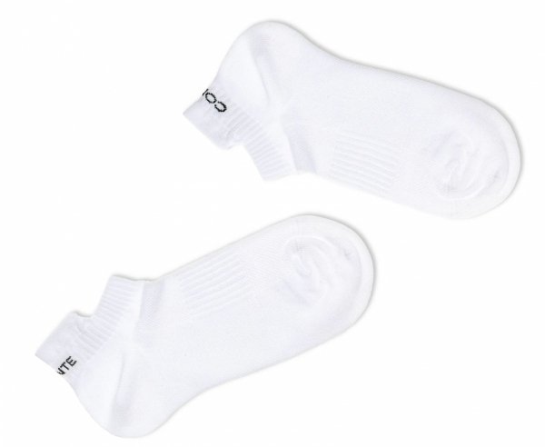 Jeśli szukasz krótkich skarpetek do aktywnego dnia, model CONTE ACTIVE będzie świetnym wyborem. Bawełna zapewnia wygodę, poliamid i elastan poprawiają trwałość, a niski krój doskonale pasuje do sportowego obuwia.