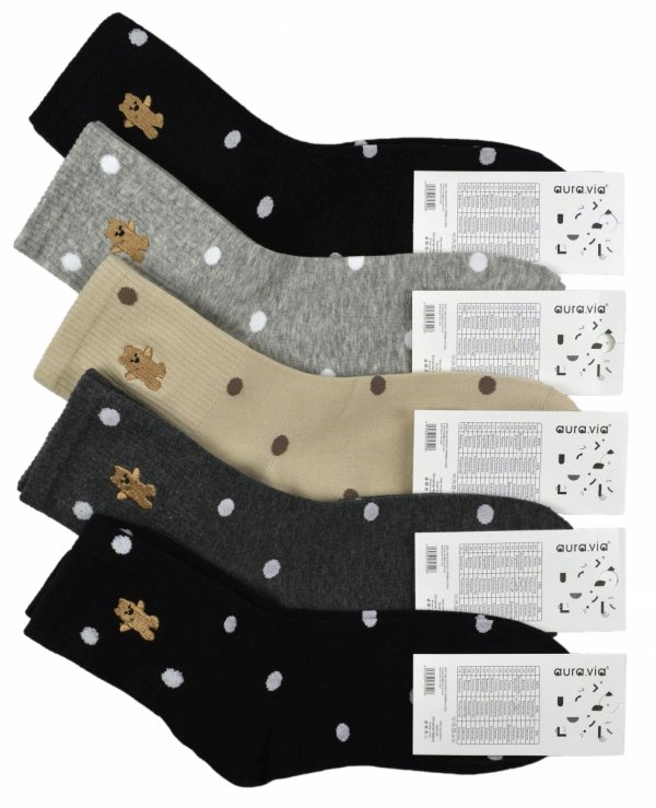 Stylowe damskie skarpetki w grochy z bawełny. Haft misia to detal, który wyróżnia je na tle innych. Komfortowe i modne – świetny wybór na co dzień.