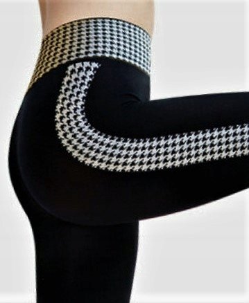 PIED de POULE 90 den to legginsy „od zadań specjalnych”: trzymają brzuch, modelują talię i wydłużają nogi. Mikrofibra 3D jest miła w dotyku i nie traci kształtu po praniu. Wybór, który dopełni każdą elegancką stylizację.