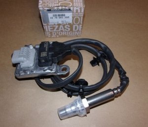 Neu Original 227900330R