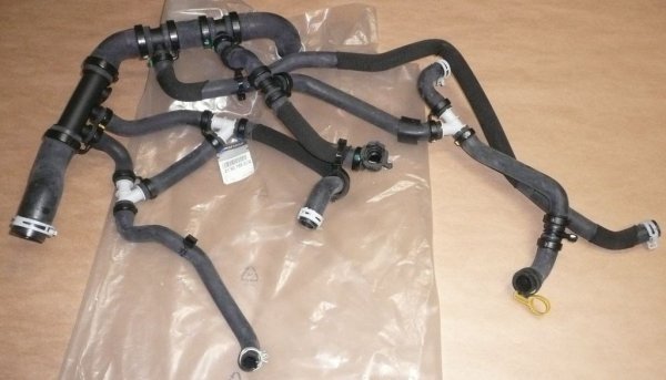 Original Kühlmittelschlauch Renault Master III 2.3BT 14- , 215018961R