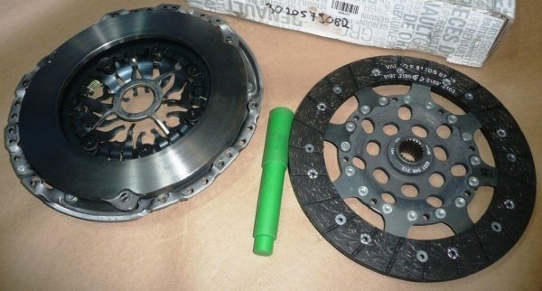 Original Kupplungssatz Renault Megane III 08- 1.9 DCI , 302057908R ,  7701479021 , 7701479007 , 302050667R , 7701479338
