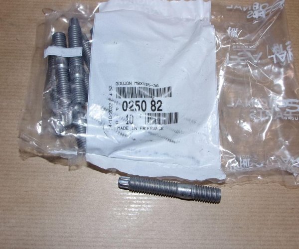 Original Stehbolzen, Abgaskrümmer-Katalysator  für Citroen Peugeot , 025082 , 0250.82