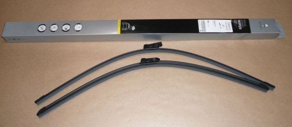 Original Wischerblatt Satz Flat-Blade 750/700 mm Renault Espace V , 288902025R ,  3 397 007 644 , 3 397 006 954, 3 397 118 953 , 3 397 007644, 3 397 007 502 , AP30U, AP750U ,3 397 014 077, 3 397 007 502 , AP 750 U,  3 397 014 009 , 3 397 118 953, 3 397 01