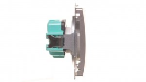 Simon Basic Gniazdo wtyczkowe z uziemieniem z przesłonami torów 16A 250V srebrny mat BMGZ1z.01/43