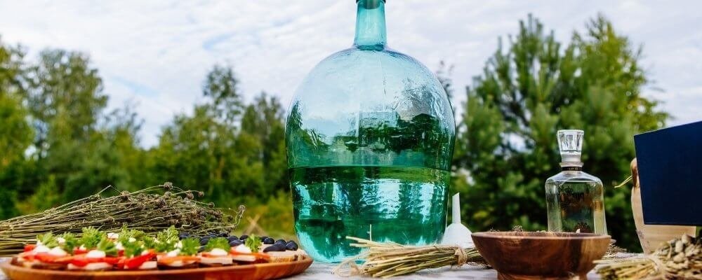 Bimber, a wódka. Samogon, księżycówka, okowita. Czy rozróżniasz te pojęcia? Bimber, a wódka. Samogon, księżycówka, okowita. Czy rozróżniasz te pojęcia?