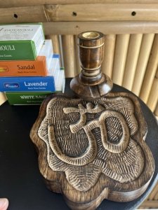 Drewniany kominek zapachowy pod kadzidło BackFlow OM 