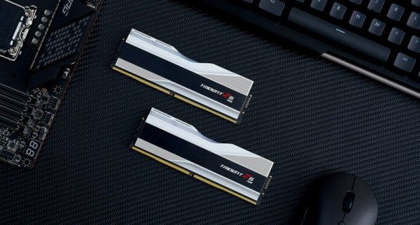 Pamięć DDR5 PC5600 G.Skill 32GB Kit2x16 Trident Z5 RGB Silver