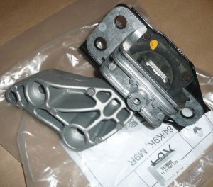Support moteur Renault Scenic II 2.0DCI, 112106751R,