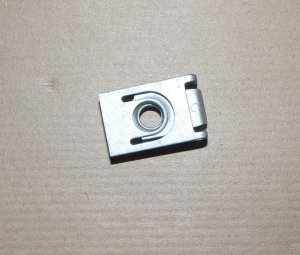 Original  Attache de fixation du capot moteur Renault , 7703046134