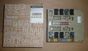 $ Boîte à fusibles Renault Clio III , 8200674661