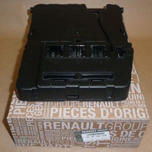 $ Boîte à fusibles Renault Megane II BSI , 8200780028