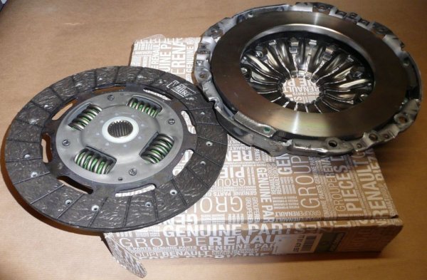 Original  Kit d'embrayage complet Renault Trafic II 2.5DCI 03|}135CH , 7701478557