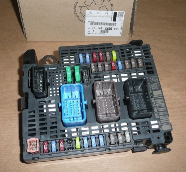 Original Boitier Fusibles Module Commande BSM Citroen C4 (B7) DS4 , 9807428080