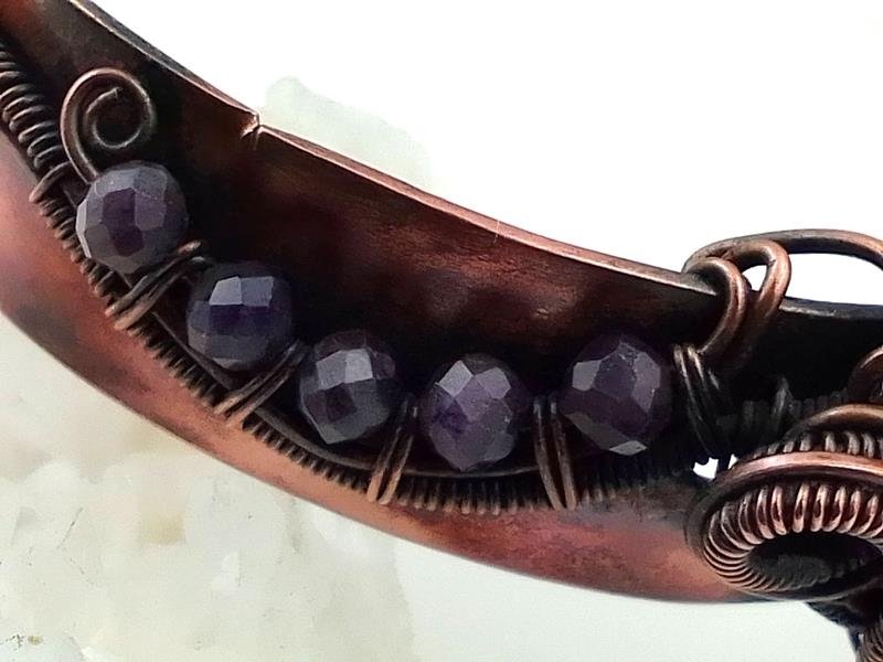 Damska bransoletka miedziana z czaroitem - powiększenie