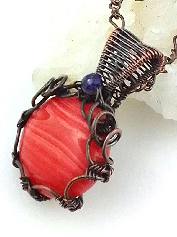 Agat  - zawieszka miedziana 3.7x2.4 cm, znak Byka - zdjęcie od prawej strony