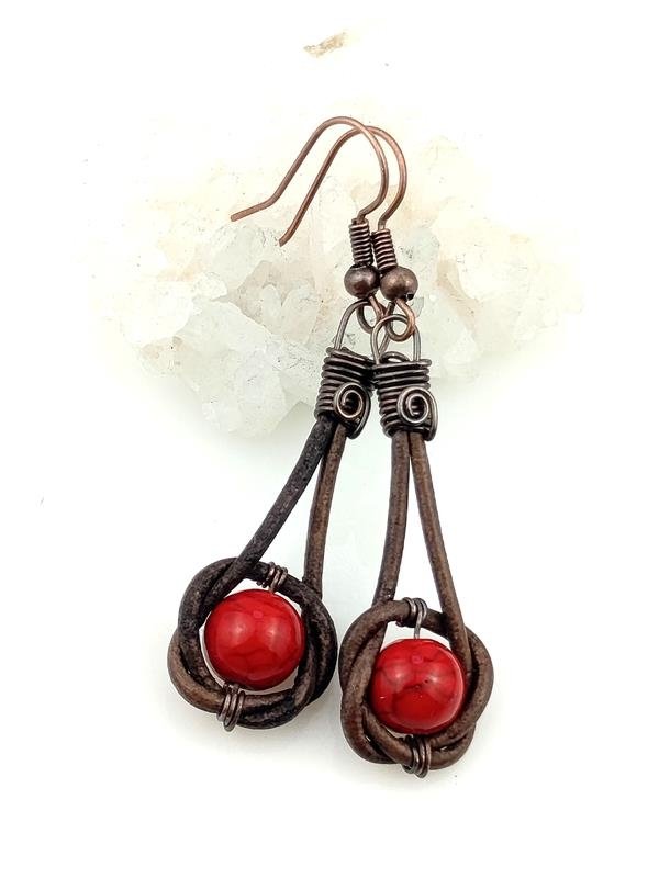 Kolczyki z howlitem dla znaku Bliźniąt, Panny, Strzelca, Skorpiona i Raka