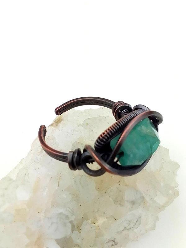 Amazonit - damski pierścionek z drutu miedzianego
