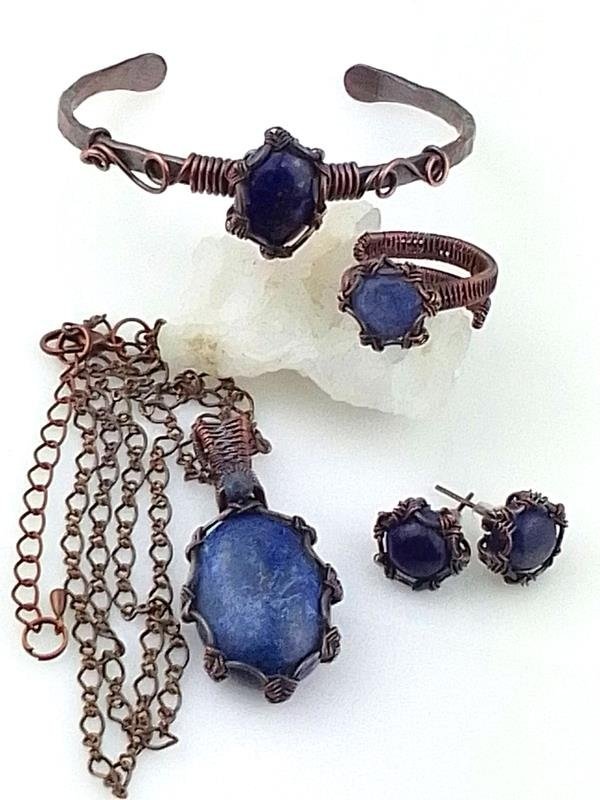 Komplet damskiej biżuterii miedzianej z jaspisem i lapis lazuli, znak Barana