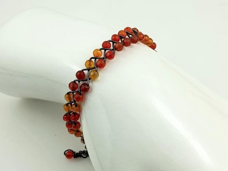 Bransoletka miedziana z agatem, obwód od 16 do 18 cm, waga 8 gram, znak Byka, Skorpiona, Bliźniąt