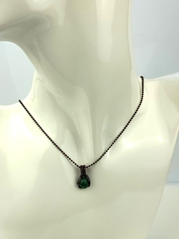 Wisiorek miedziany z kamieniem uzdrawiającym i oczyszczającym - kwarcem