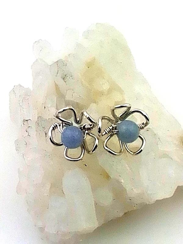 Kolczyki ze srebra Ag999 z angelitem, średnica 10 mm, waga 1 gram, rękodzieło