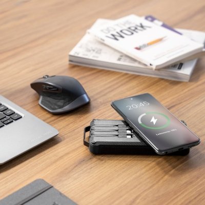 PowerBank solarny Kruger&amp;Matz 10000mAh Li-ion z 3 końcówkami