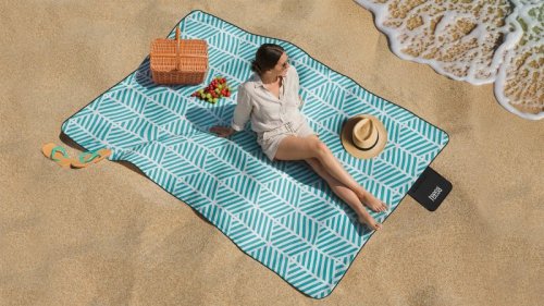 Koc mata piknikowa z izolacją i długim paskiem 200x300 cm TEESA - niebieski kłos