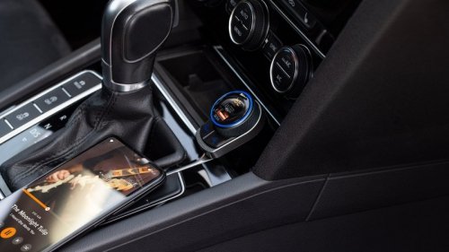 Transmiter samochodowy FM z funkcją bluetooth.