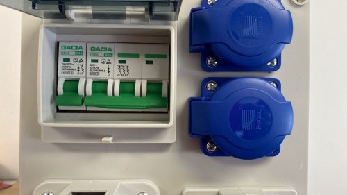 Rozdzielnica budowlana erbetka z zabezpieczeniami R-BOX 240 4S B.1701BRZ_10 Pawbol