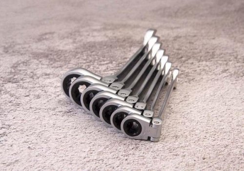 KLUCZ PŁASKO-OCZKOWY PRZEGUBOWY, Z GRZECHOTKĄ JEDNOKIERUNKOWĄ 72 ZĘBY, 9mm King Tony
