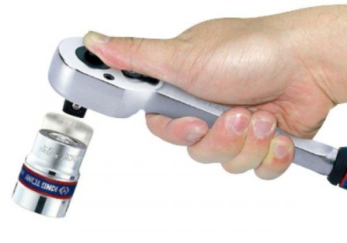 GRZECHOTKA ŁAMANA Z PRZYCISKIEM 1/2&quot; 32 ZĘBY 300mm UCHWYT MOLETOWANY King Tony
